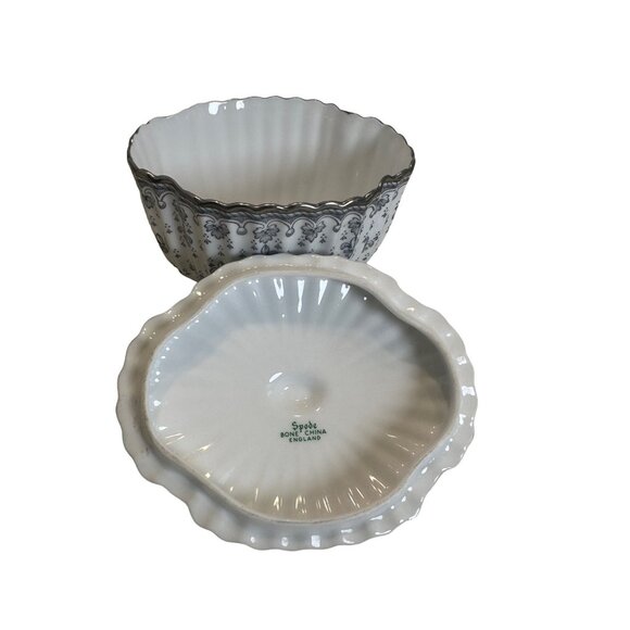 Spode Fleur De Lys Grey (Bone, Platinum Trim) Sugar Bowl with Lid Approximately - Picture 4 of 6